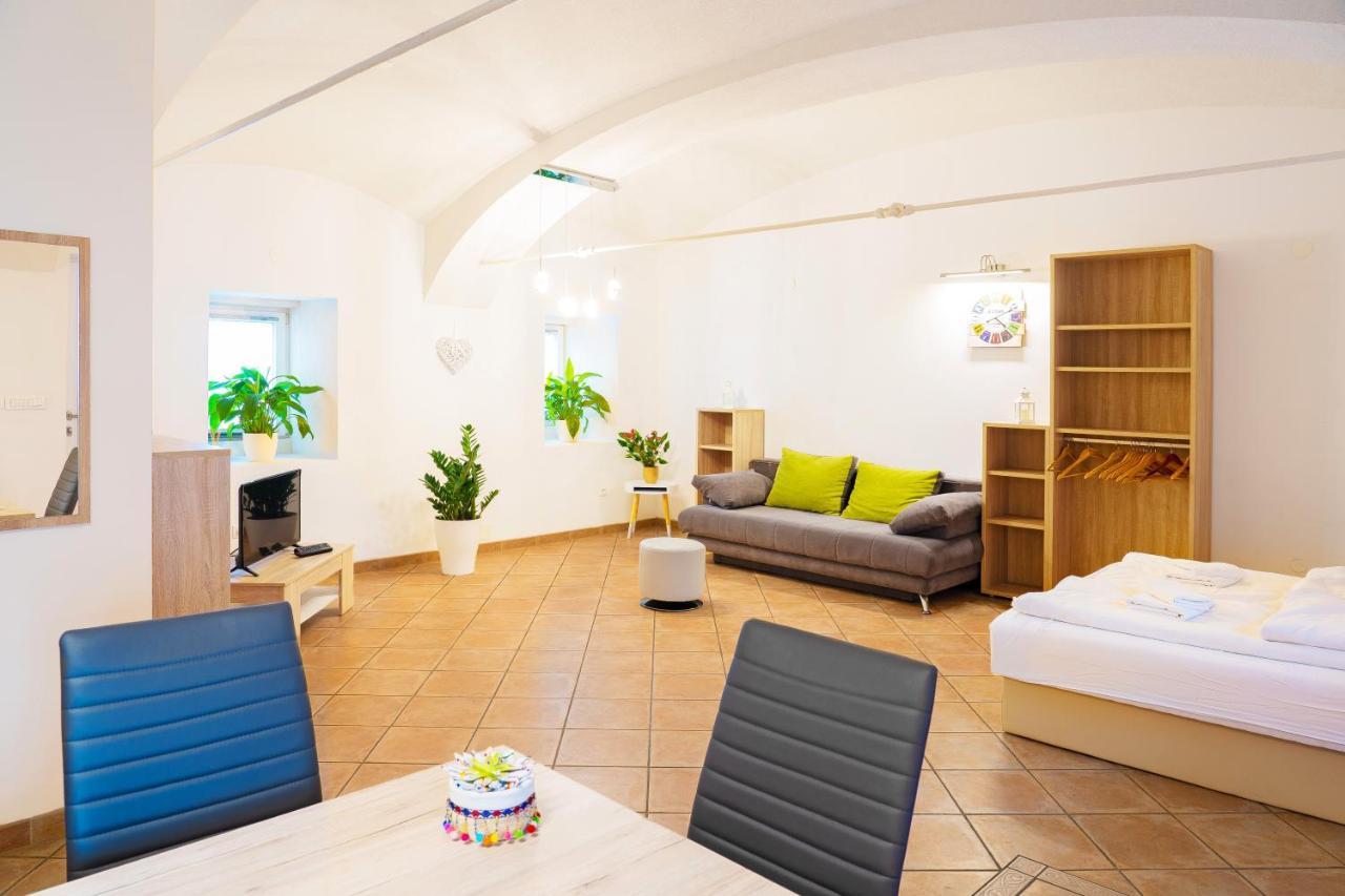 Apartment Pod Velbi Ljubljana Eksteriør billede