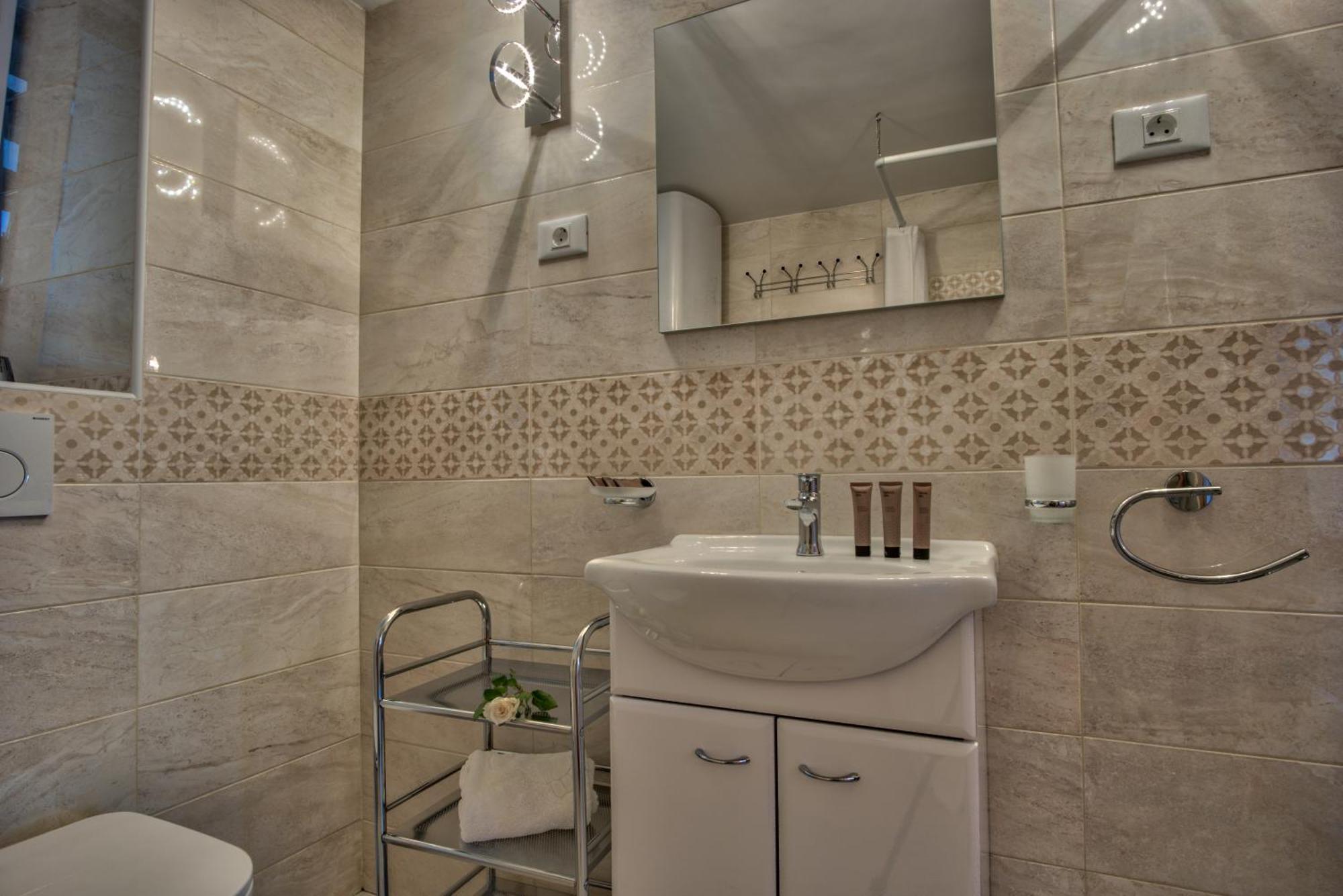 Apartment Pod Velbi Ljubljana Eksteriør billede